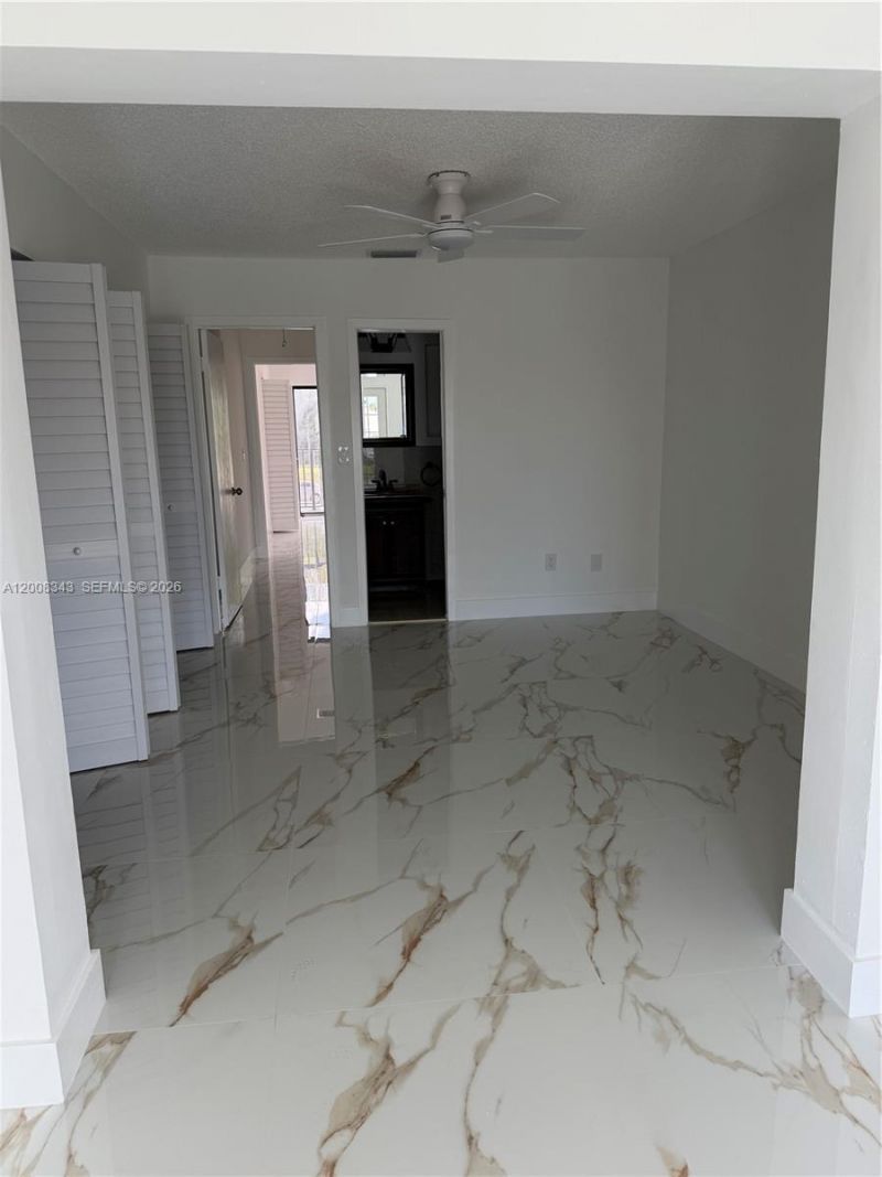 2669 W 52nd St , Unit 12, Hialeah, FL 33016 Photo