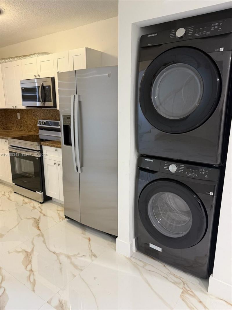 2669 W 52nd St , Unit 12, Hialeah, FL 33016 Photo