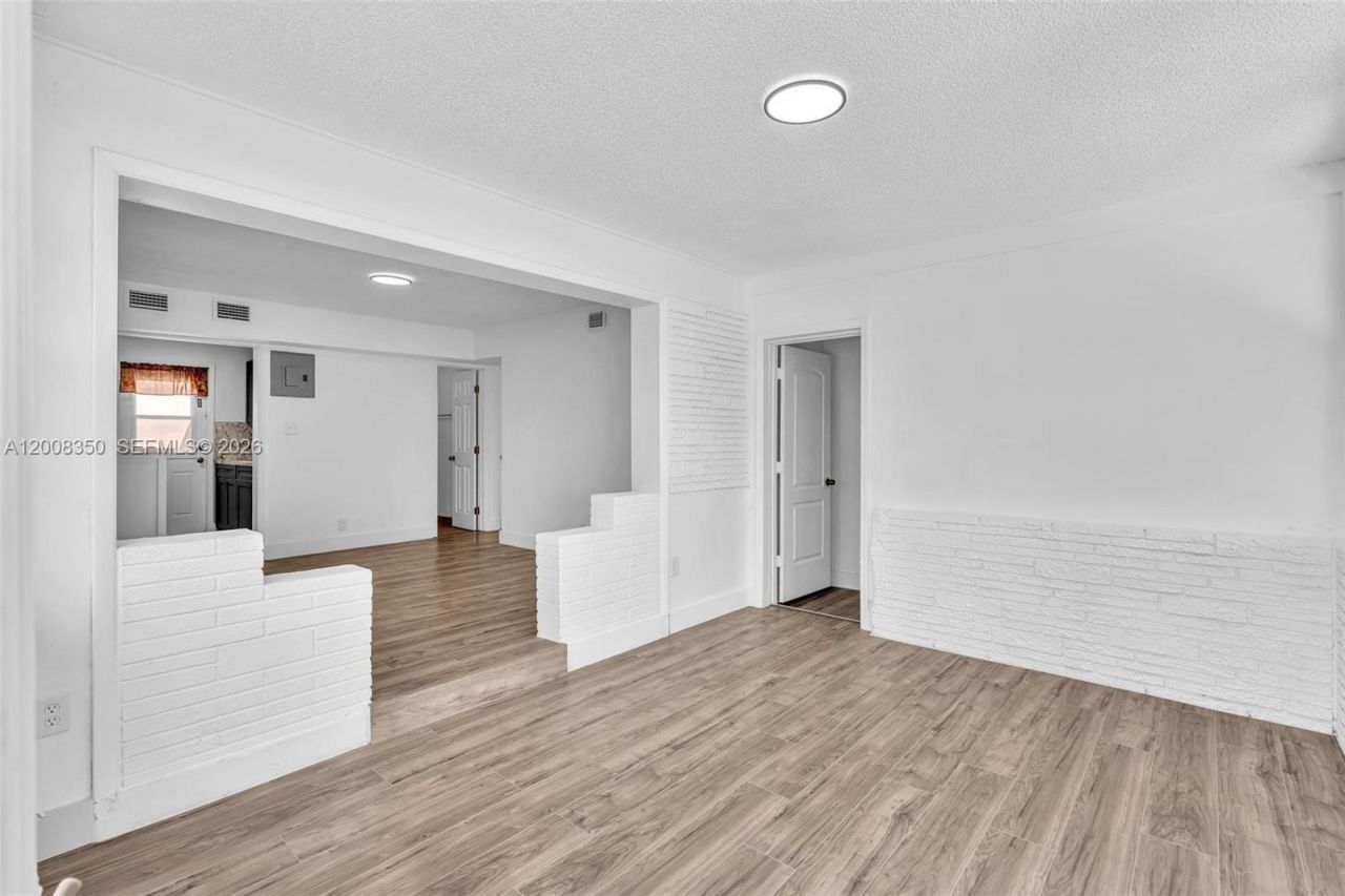 1824 NW 25th Ave , Fort Lauderdale, FL 33311 Photo