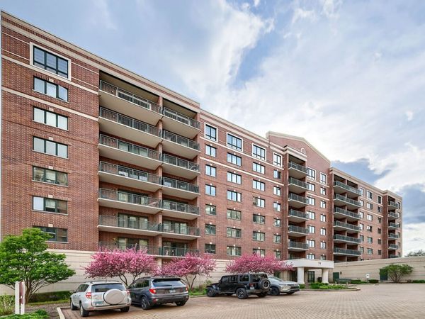 770 Pearson Street , Unit 2-505, Des Plaines, IL 60016