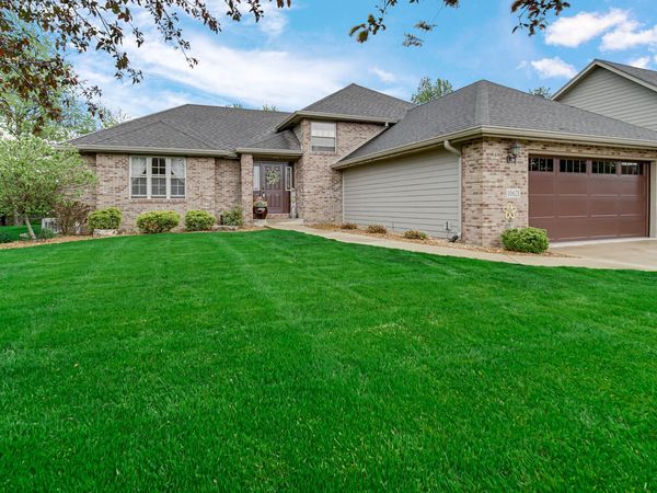10621 Erie Drive , Crown Point, IN 46307