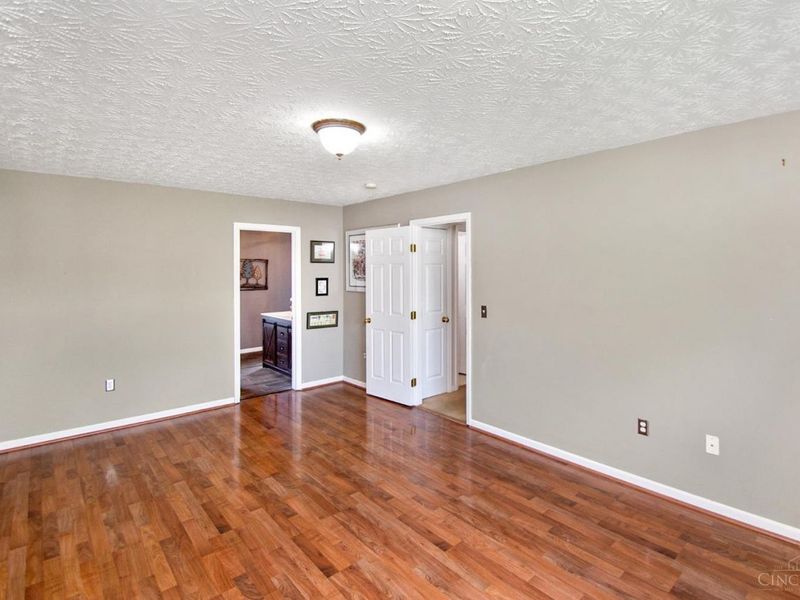 6067 Weber Oaks Drive, Miami Twp, OH 45140 Photo 15