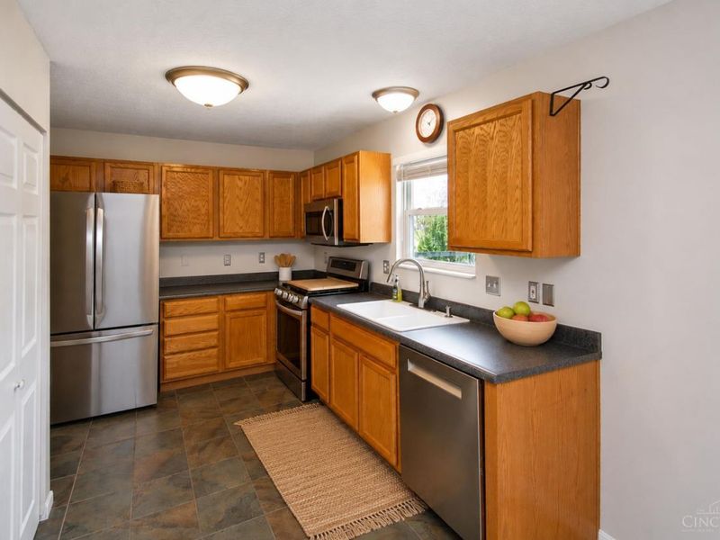 6067 Weber Oaks Drive, Miami Twp, OH 45140 Photo 6