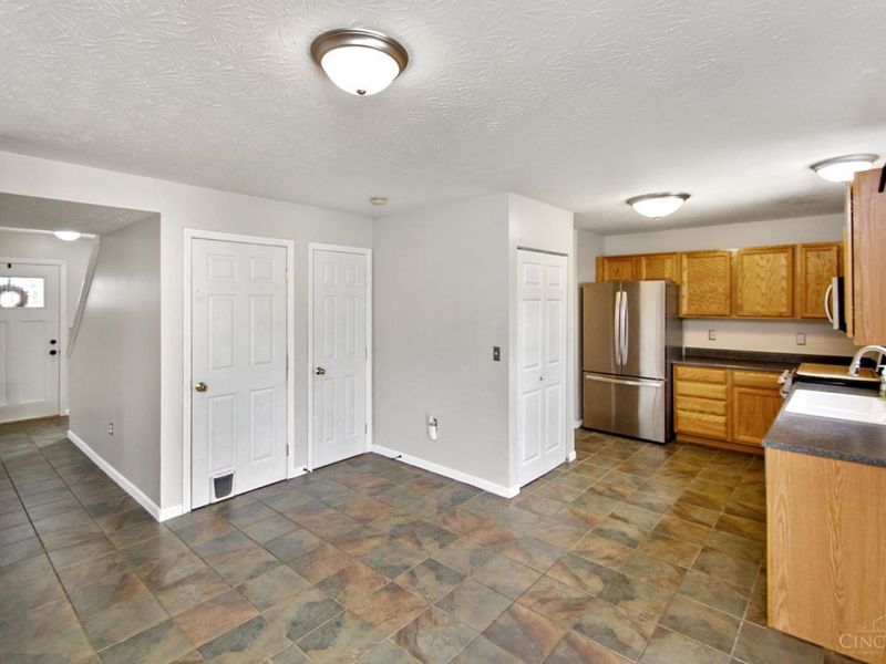 6067 Weber Oaks Drive, Miami Twp, OH 45140 Photo 7