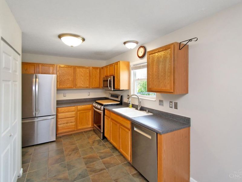 6067 Weber Oaks Drive, Miami Twp, OH 45140 Photo 7