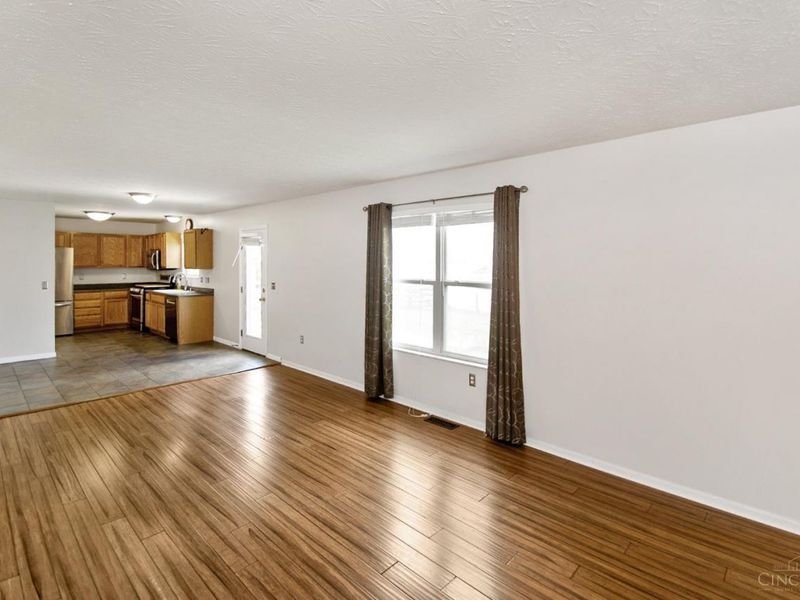 6067 Weber Oaks Drive, Miami Twp, OH 45140 Photo 9