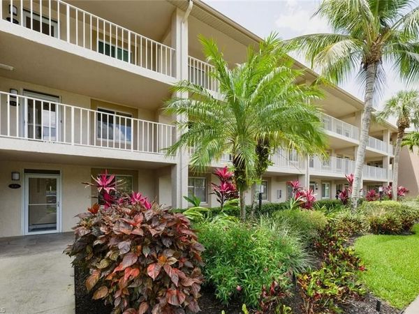 7340 Glenmoor LN, Unit 3207, NAPLES, FL 34104