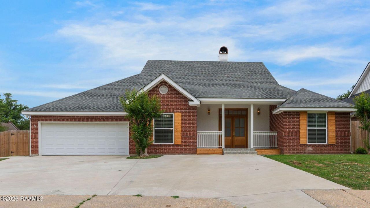 103 Touraine Circle , Lafayette, LA 70501 Main Photo