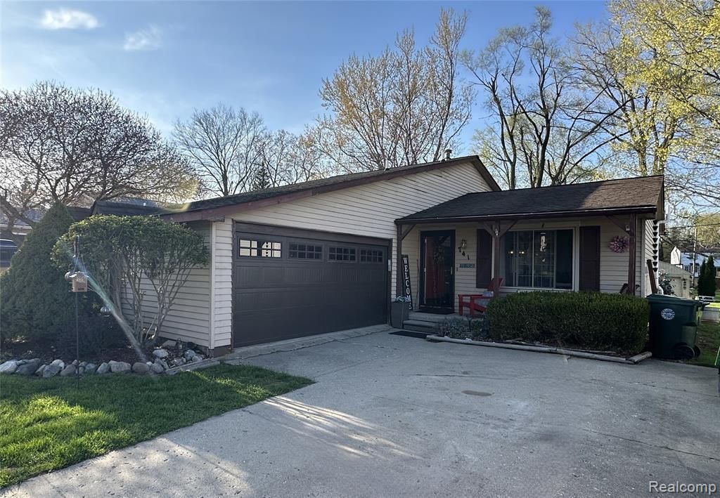 741 Mariday Street , Orion Township, MI 48362 Main Photo