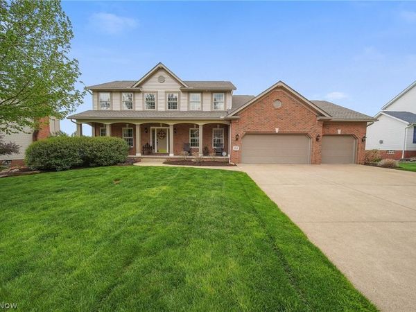 2536 Chadwell Circle NW, North Canton, OH 44720