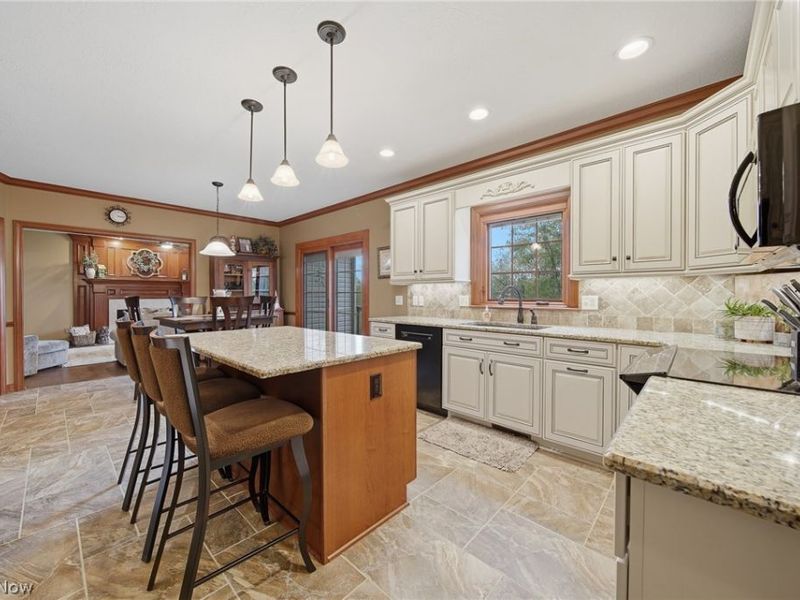 2536 Chadwell Circle NW, North Canton, OH 44720 Photo 10