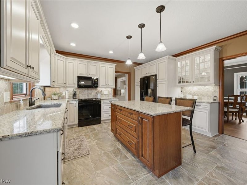 2536 Chadwell Circle NW, North Canton, OH 44720 Photo 11