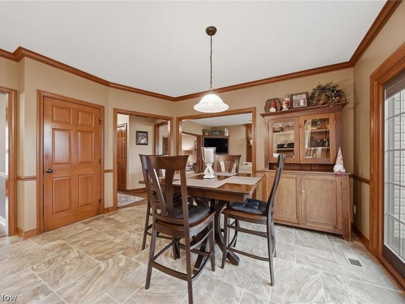 2536 Chadwell Circle NW, North Canton, OH 44720 Photo 14