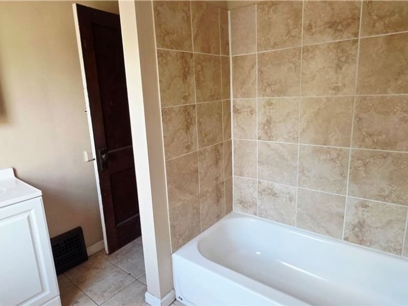 147 Brighton Drive , Akron, OH 44301 Photo 13