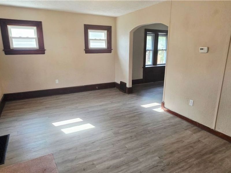 147 Brighton Drive , Akron, OH 44301 Photo 4