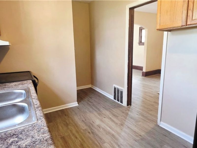 147 Brighton Drive , Akron, OH 44301 Photo 8