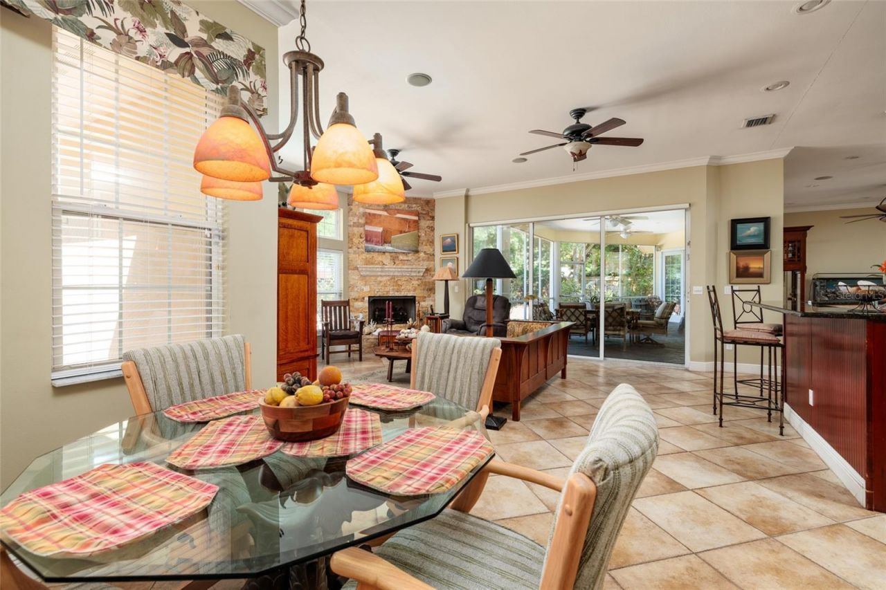 6737 Mango Avenue S, Saint Petersburg, FL 33707 Photo