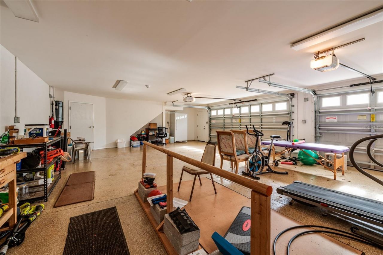 6737 Mango Avenue S, Saint Petersburg, FL 33707 Photo