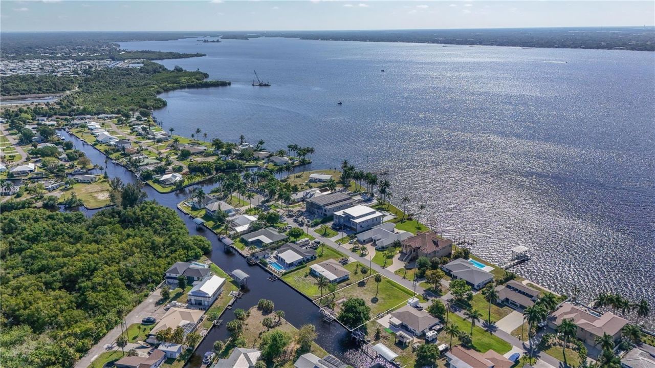 116 E North Shore Avenue, North Fort Myers, FL 33917 Photo
