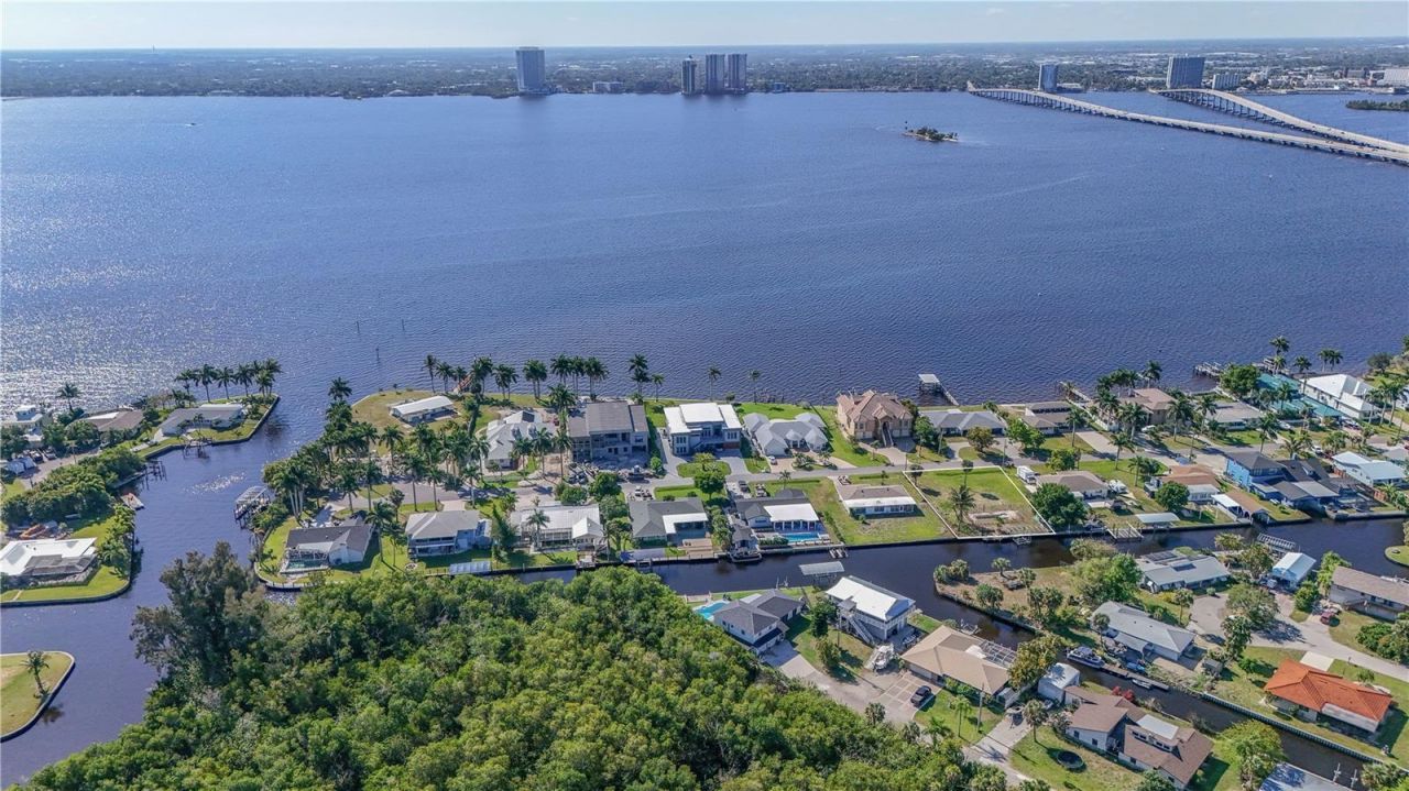 116 E North Shore Avenue, North Fort Myers, FL 33917 Photo