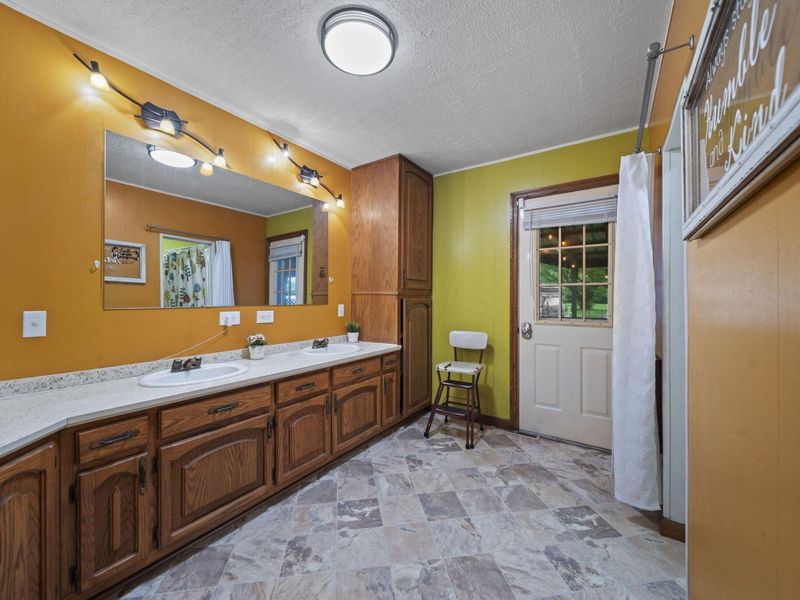 6732 London Groveport Road, Grove City, OH 43123 Photo 29