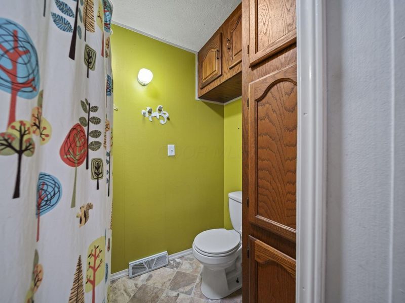 6732 London Groveport Road, Grove City, OH 43123 Photo 32
