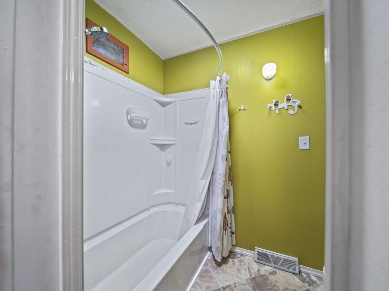 6732 London Groveport Road, Grove City, OH 43123 Photo 32