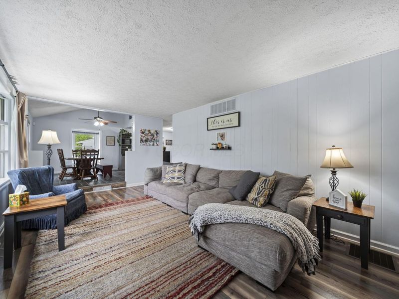 6732 London Groveport Road, Grove City, OH 43123 Photo 8