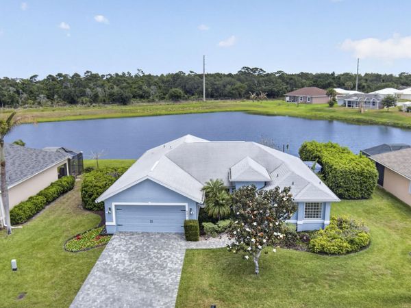 531 High Hawk Circle, Vero Beach, FL 32962