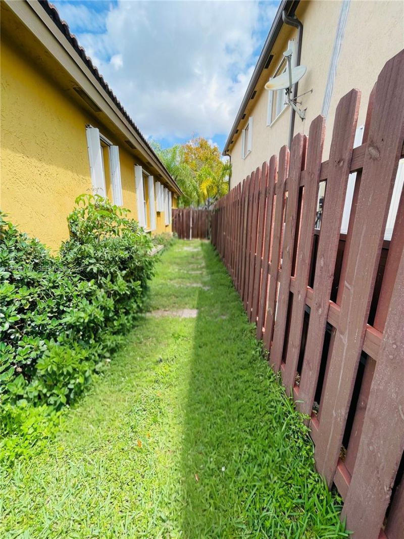 4006 NE 20th St , Homestead, FL 33033 Photo