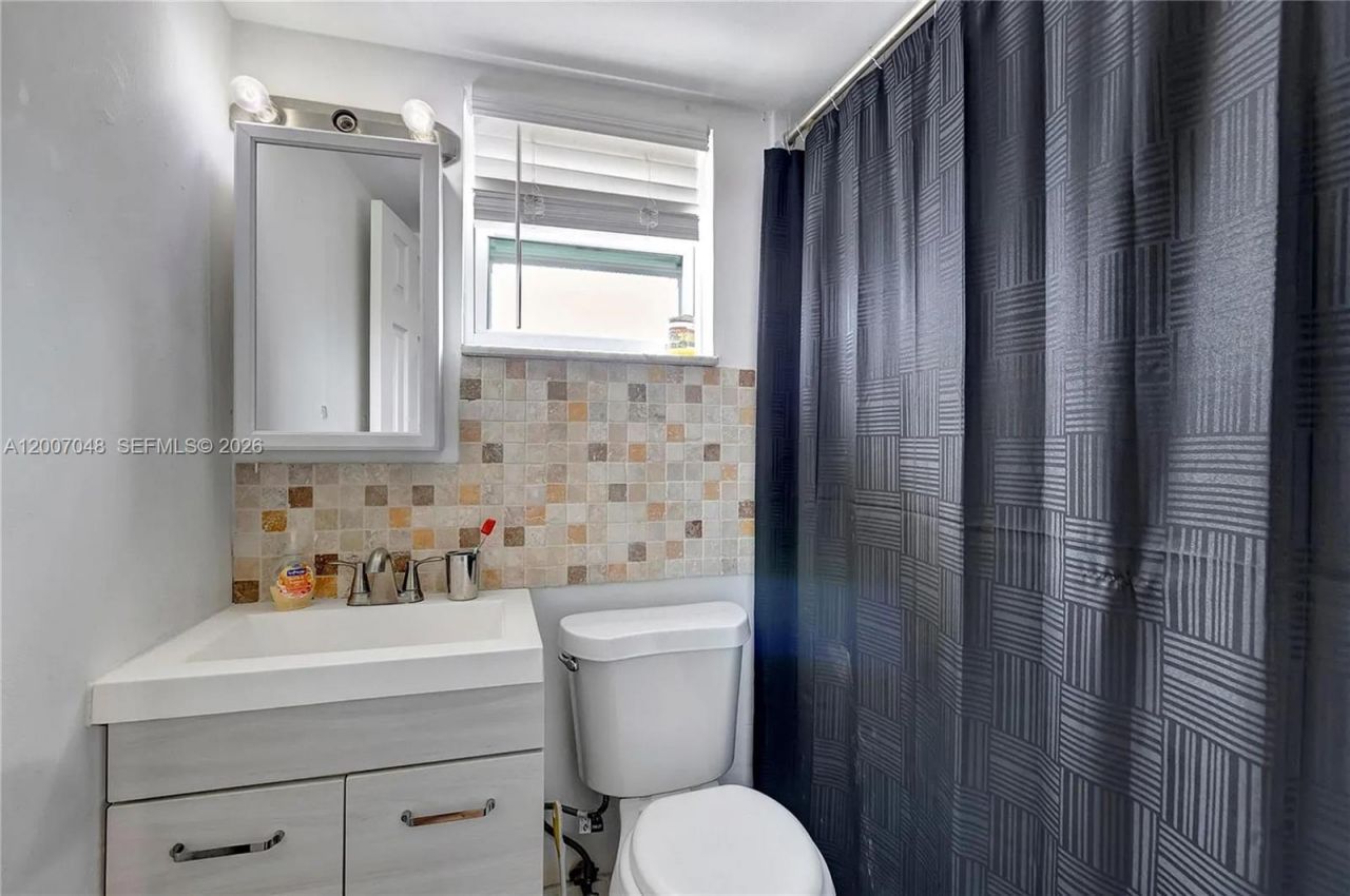 4121 NW 26th St , Unit T16, Lauderhill, FL 33313 Photo