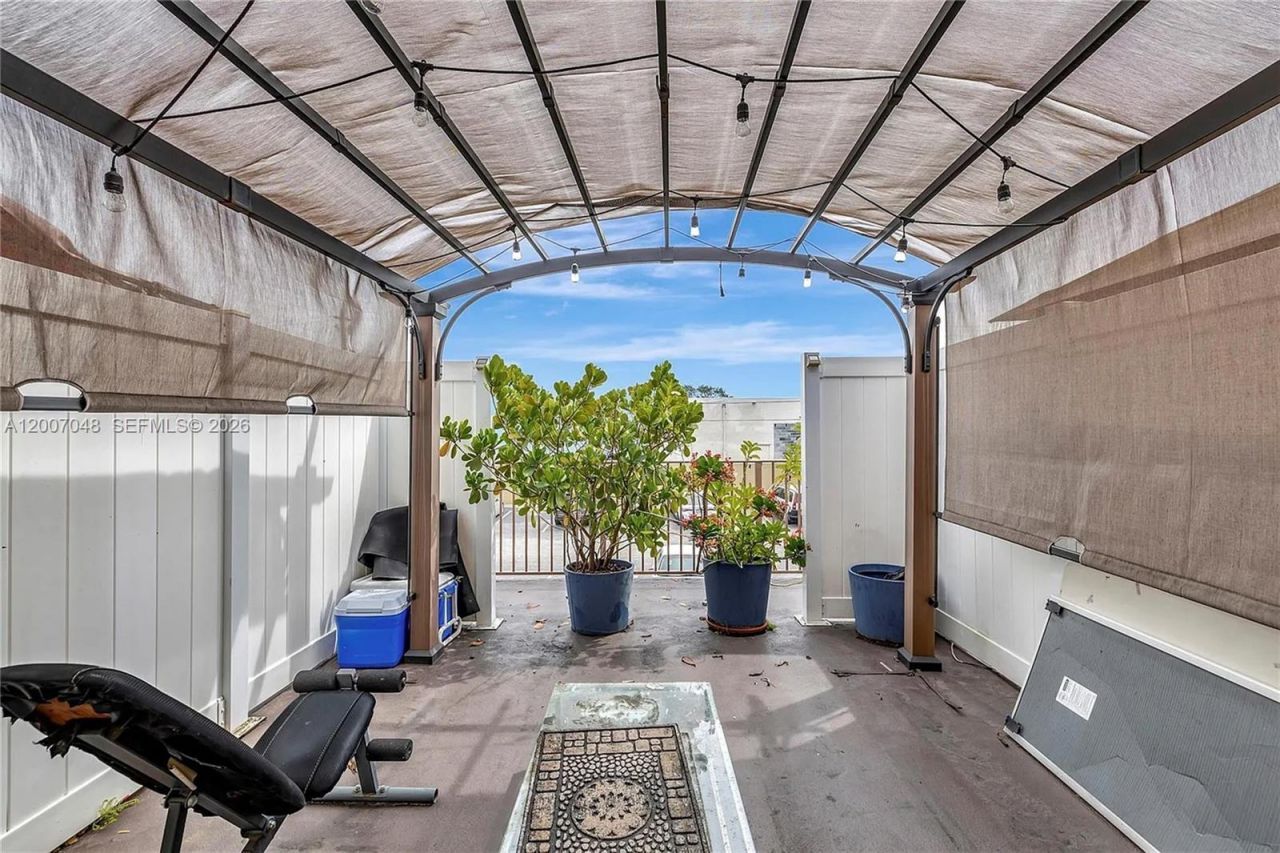4121 NW 26th St , Unit T16, Lauderhill, FL 33313 Photo