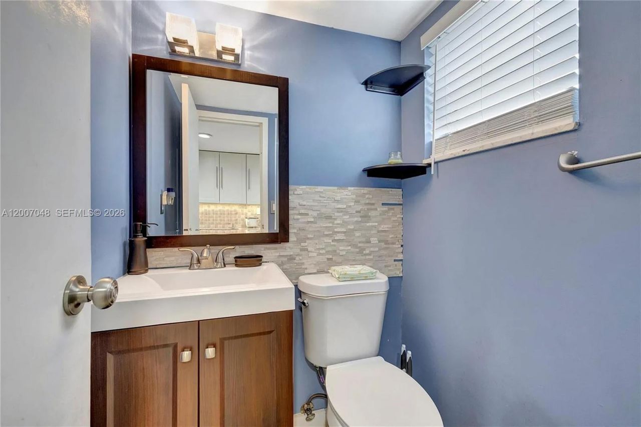 4121 NW 26th St , Unit T16, Lauderhill, FL 33313 Photo