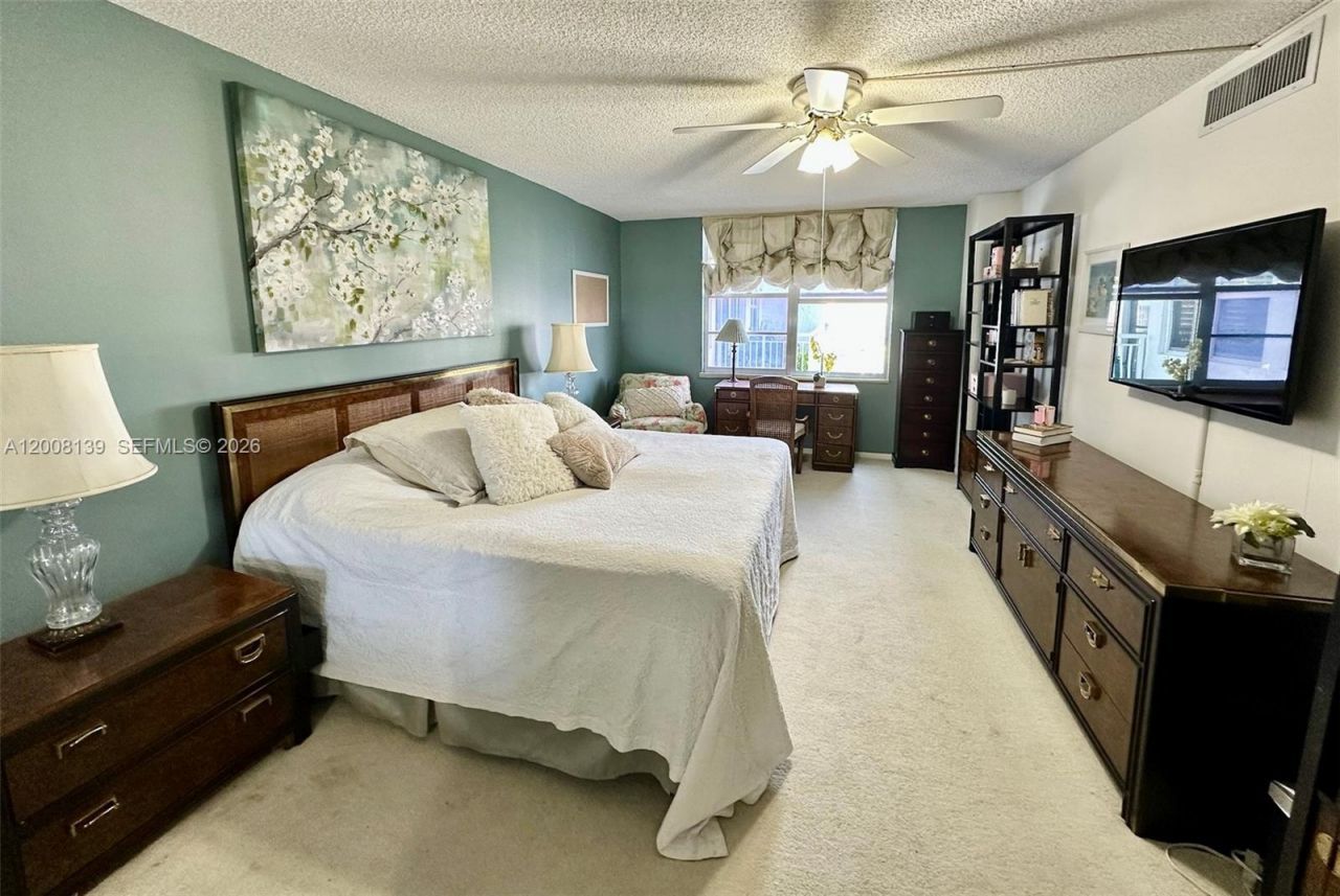 301 174th St , Unit 2020, Sunny Isles Beach, FL 33160 Photo