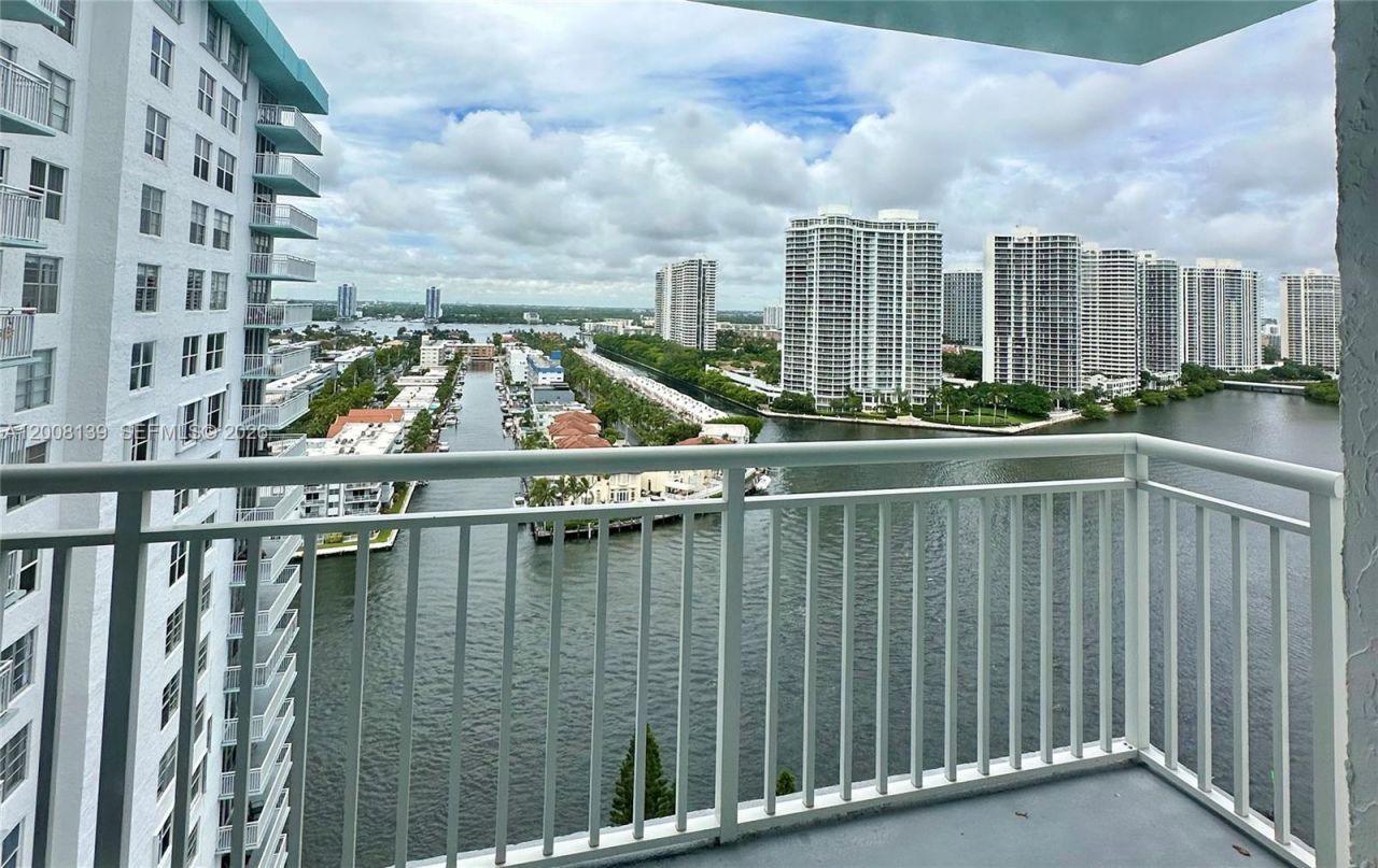 301 174th St, Unit 2020, Sunny Isles Beach, FL 33160 Photo