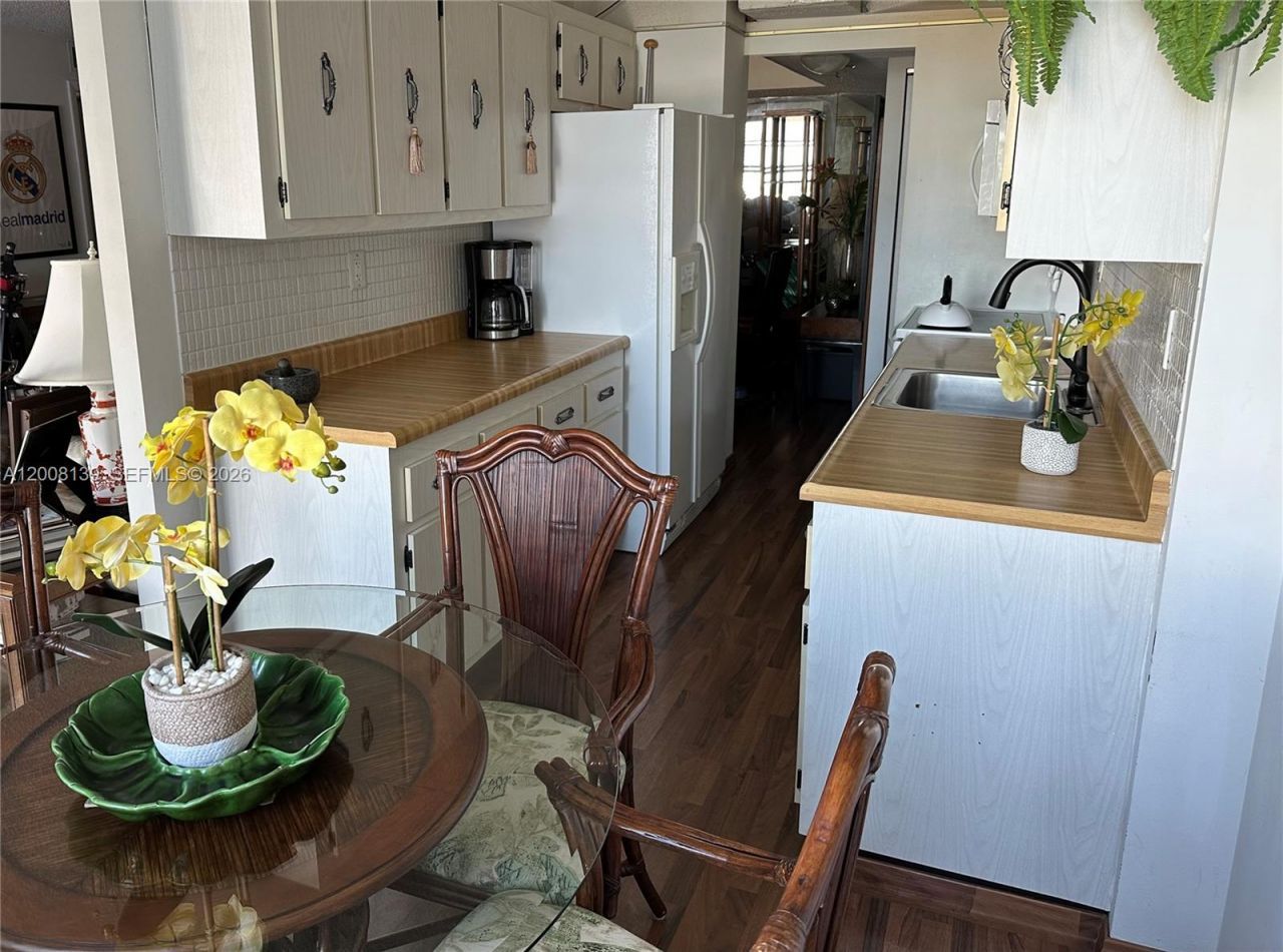 301 174th St , Unit 2020, Sunny Isles Beach, FL 33160 Photo