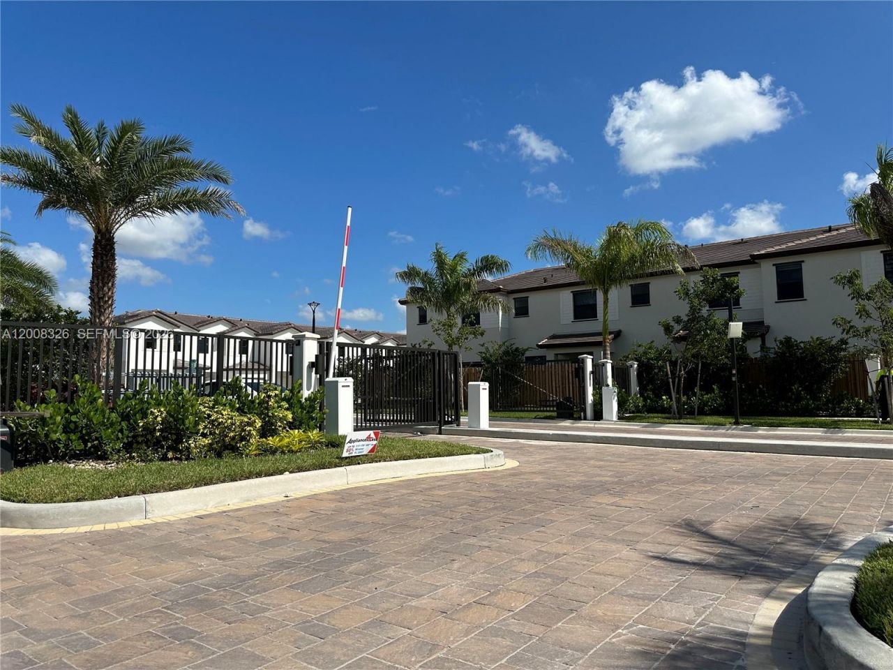 261 SW 159th Way , Unit ., Pembroke Pines, FL 33027 Photo