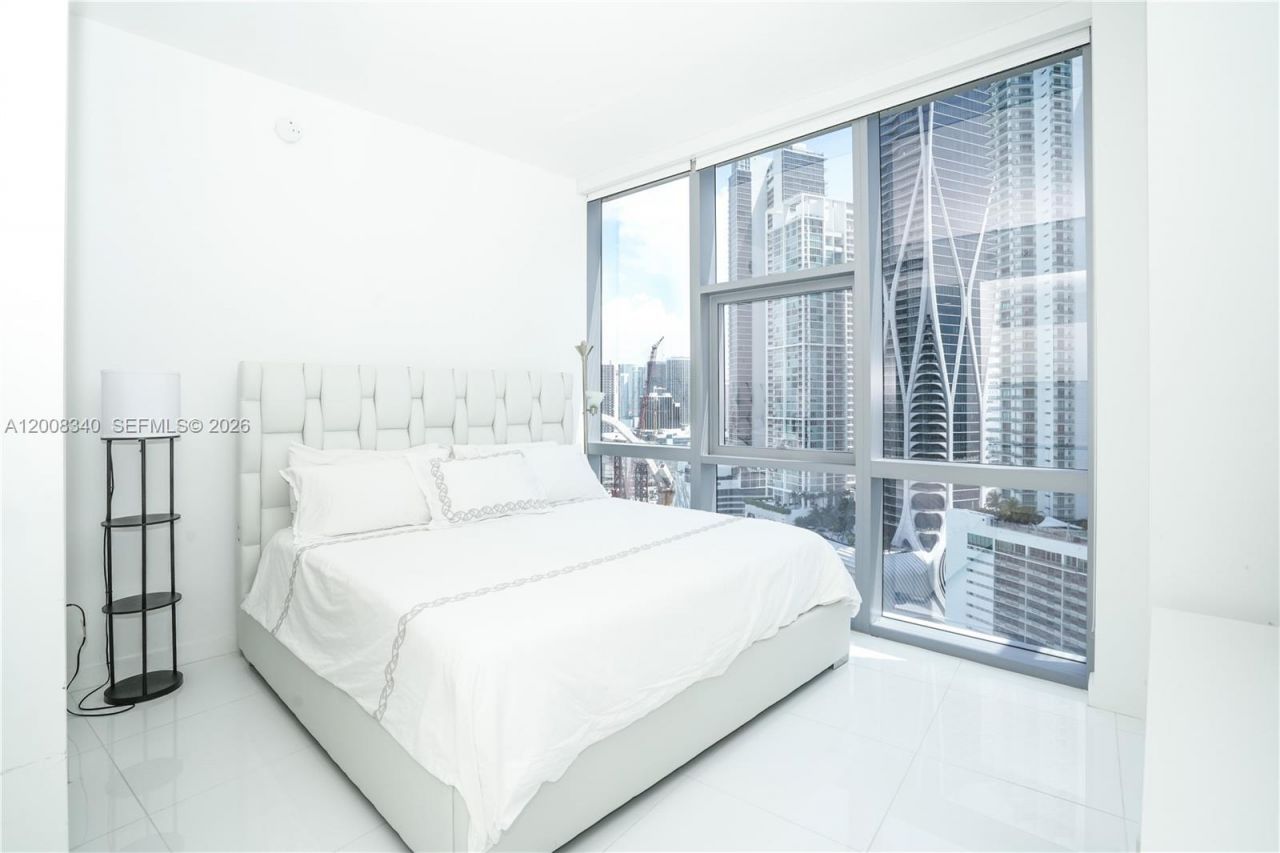 851 NE 1st Ave , Unit 2101, Miami, FL 33132 Photo
