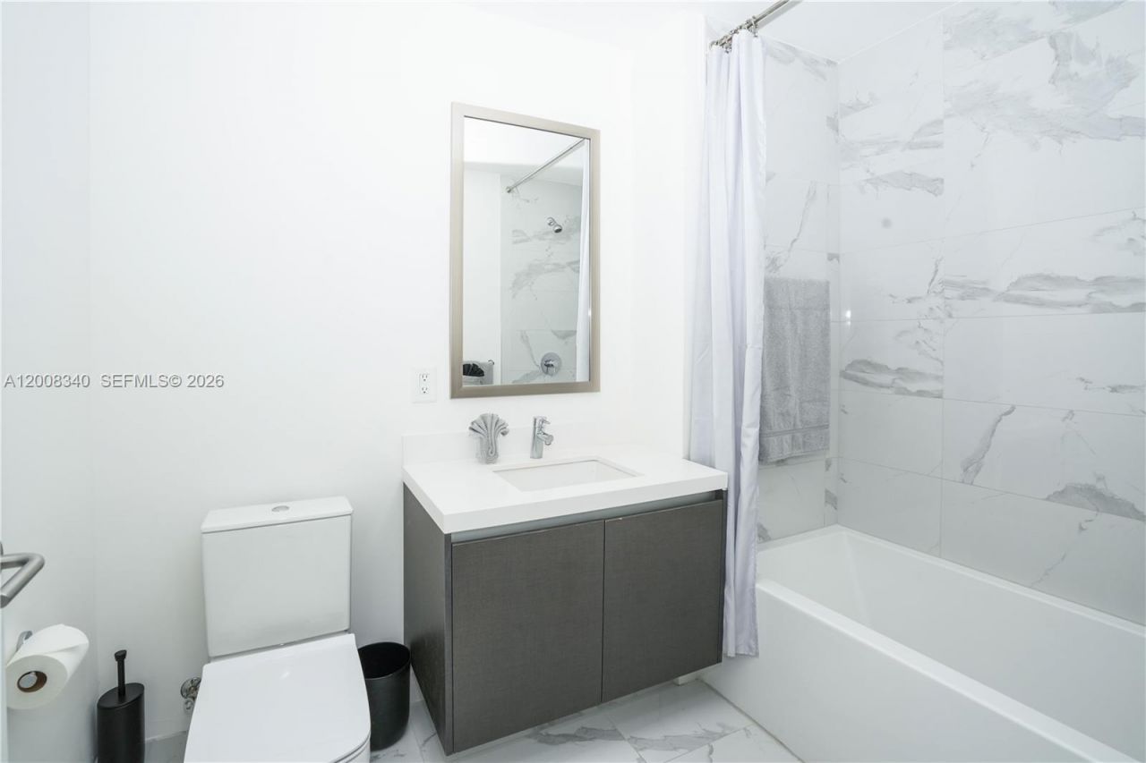 851 NE 1st Ave , Unit 2101, Miami, FL 33132 Photo