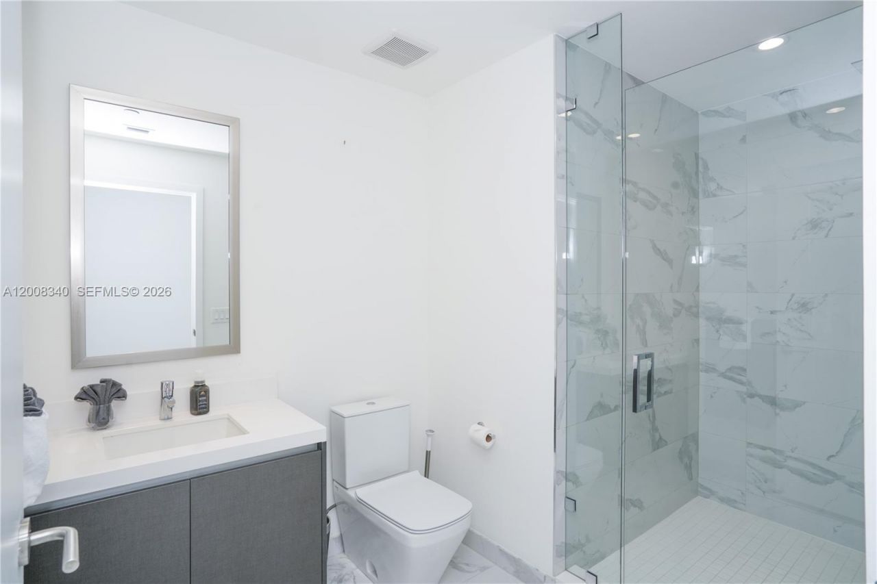 851 NE 1st Ave , Unit 2101, Miami, FL 33132 Photo