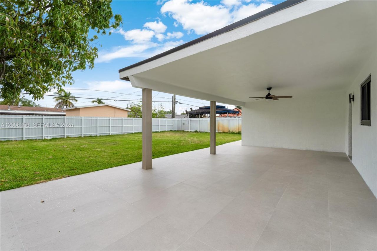 851 W 35th St, Hialeah, FL 33012 Photo