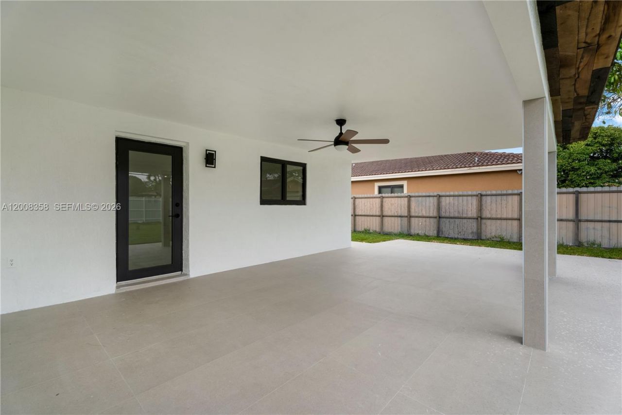851 W 35th St, Hialeah, FL 33012 Photo