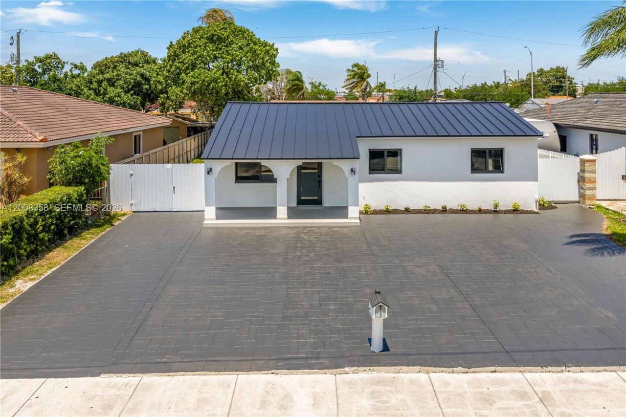 851 W 35th St, Hialeah, FL 33012 Photo
