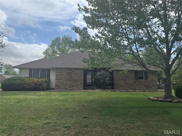 324 Lantern Lane, Lebanon, MO 65536