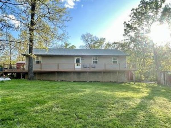 323 Shamrock Lane, Bourbon, MO 65441