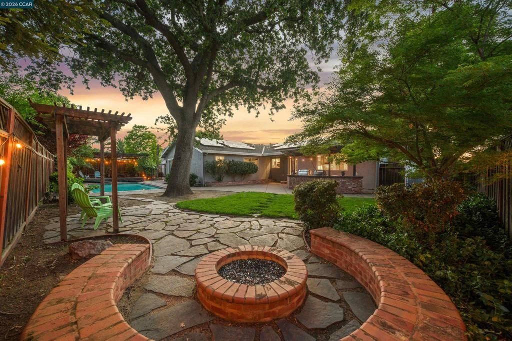 2030 Smith Lane, Concord, CA 94518 Main Photo