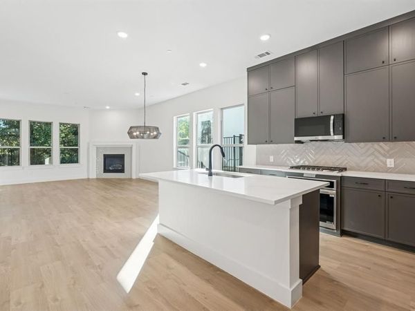 126 Bridgewater Way , Unit 37, Hickory Creek, TX 75065