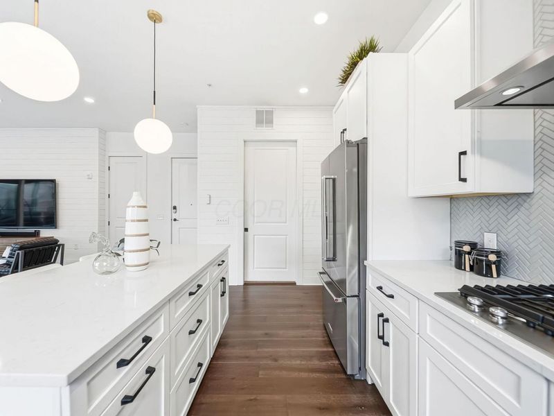 719 Civitas Avenue, Unit B404, Columbus, OH 43215 Photo 18