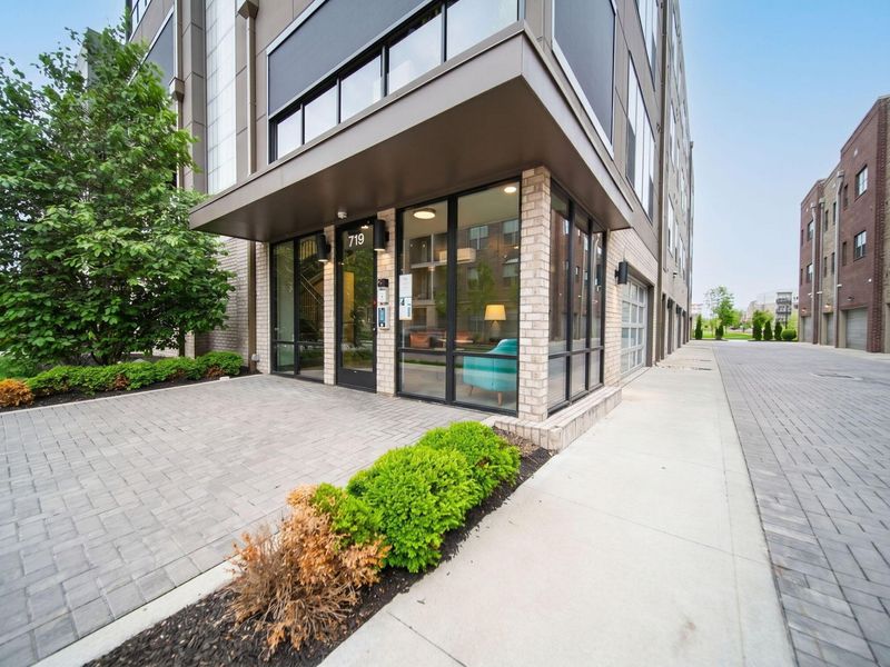 719 Civitas Avenue, Unit B404, Columbus, OH 43215 Photo 4