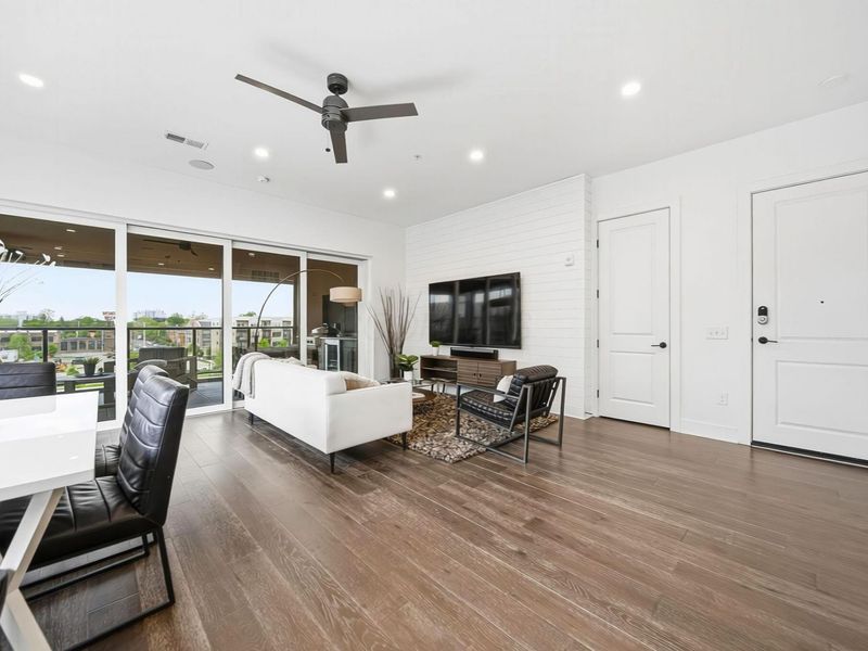 719 Civitas Avenue, Unit B404, Columbus, OH 43215 Photo 8